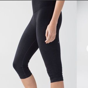 Lululemon In The Flow Crop II Heathered Grey